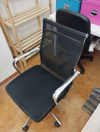 Silla oficina giratoria negra