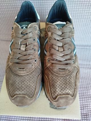 Zapatillas Munich Massana Marrón. 