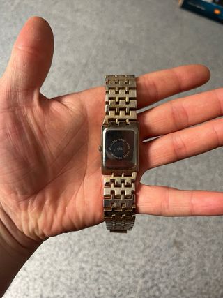 Reloj cuarzo dorado clásico