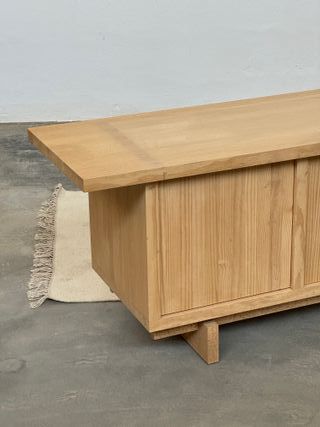 Mueble TV madera para restaurar por la dana