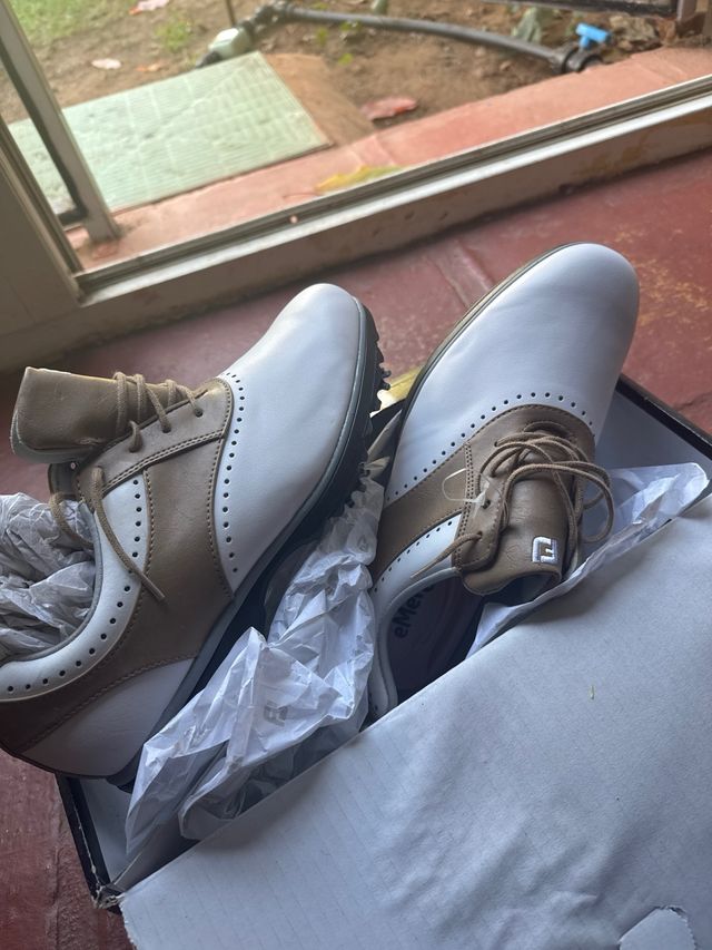 Zapatillas golf mujer | Marrón-Blanco