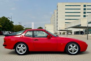 PORSCHE 944 TURBO