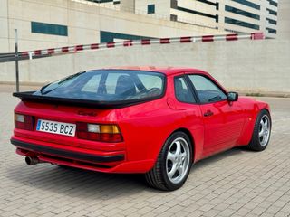 PORSCHE 944 TURBO