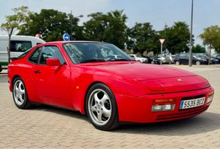 PORSCHE 944 TURBO