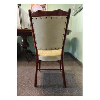 Silla vintage madera acolchada crema