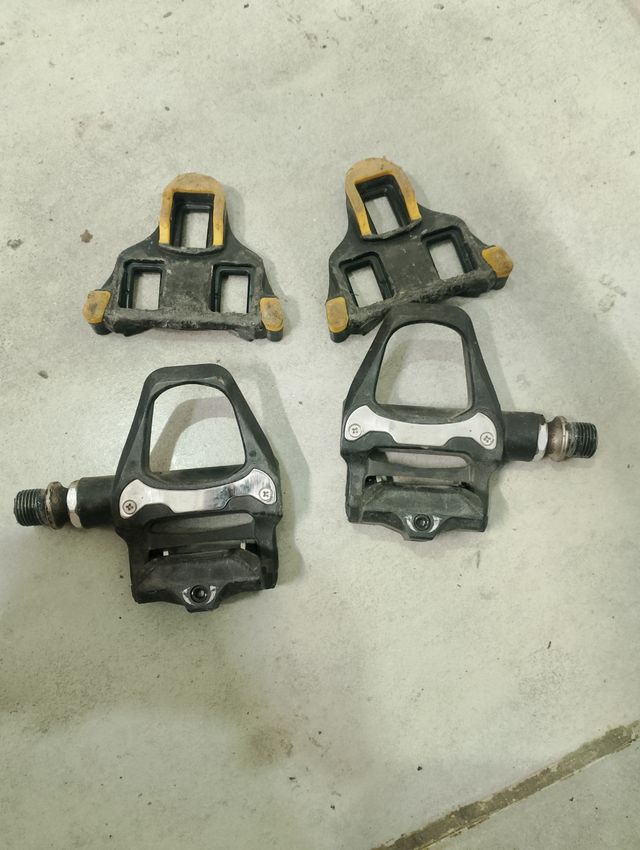 Pedales bici carretera en buen estado