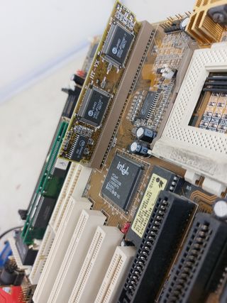 Placa base Intel antigua