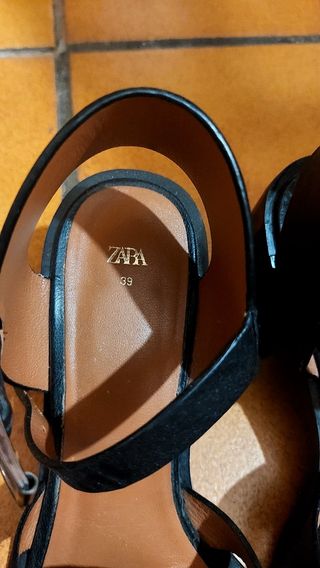Sandalias Zara negras - tacón bajo