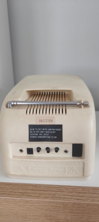 Televisor vintage Maxmusic años 80.