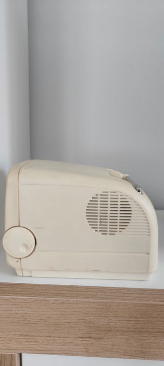 Televisor vintage Maxmusic años 80.