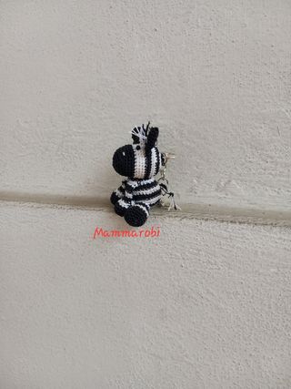 Portachiavi amigurumi zebra