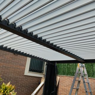 Pérgola , fabricación e instalación 