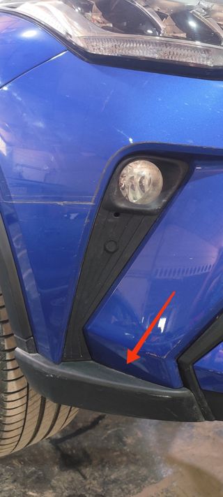 Cubierta DERECHA de paragolpes del. Toyota C-HR