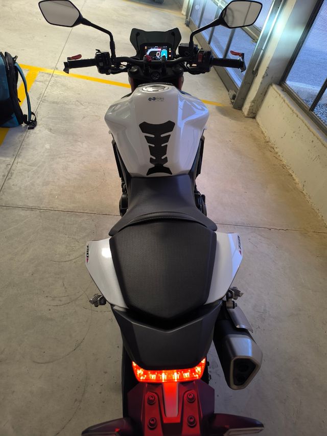 Honda CB750 Hornet ( A2 )