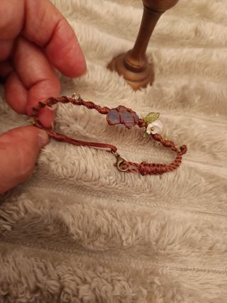 Pulsera artesanal piedras y flores