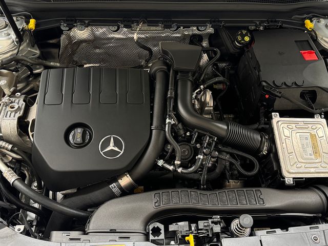 MERCEDES-BENZ CLA 200 7G-DCT