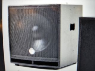 Altavoces autoamplificados: Subwoofer + 2 Satélite