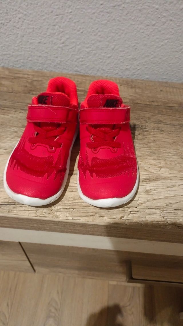 Zapatillas Nike rojas niño