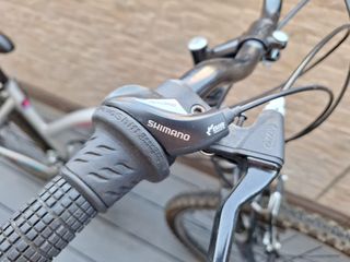 Bicicleta montaña KX de color aluminio