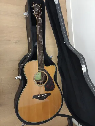 Guitarra Yamaha FSX830C electroacústica + estuche