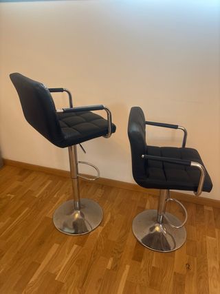 2 Taburetes piel sintética negra - ¡Como nuevos!