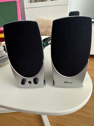 Altavoces Trust 2.0