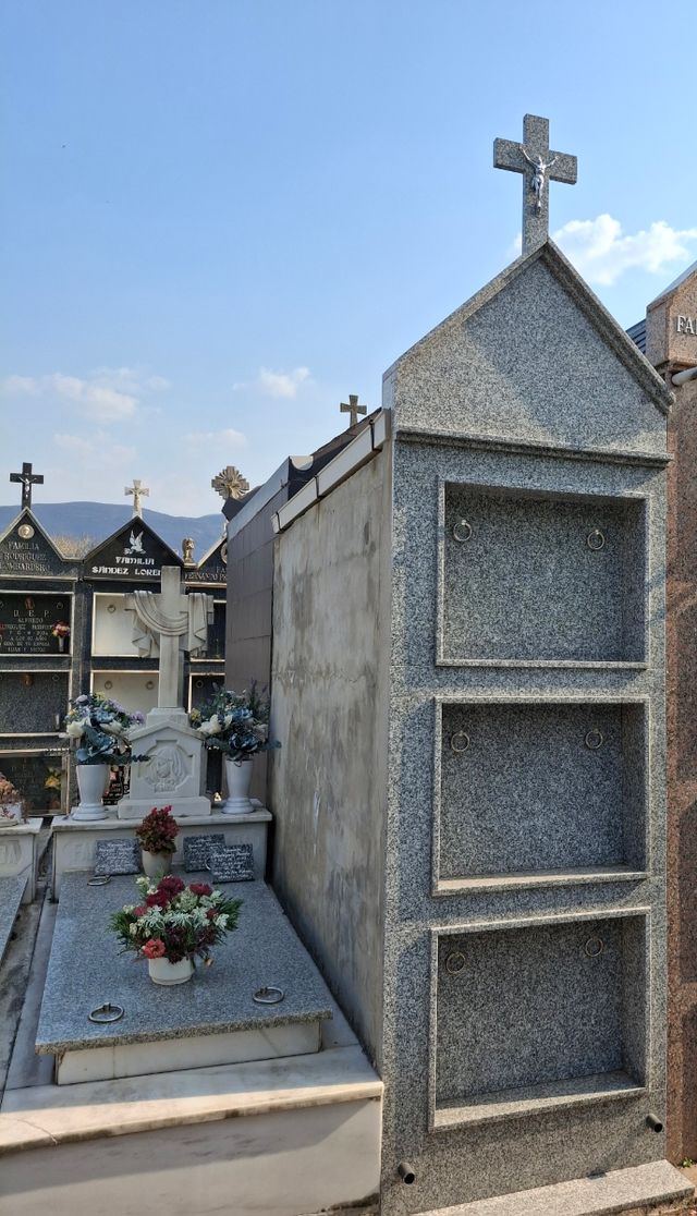 Nichos Cementerio: 3 Nichos mármol