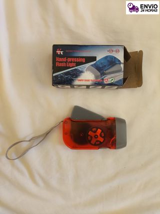 Linterna Dynamo Roja - NUEVA