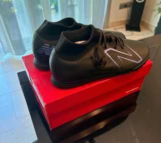 Botas fútbol New Balance Tekela 43