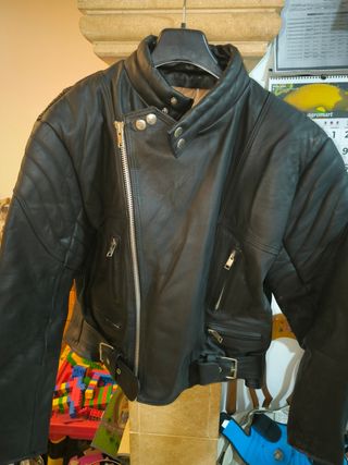 Chaqueta de cuero negro de los 90