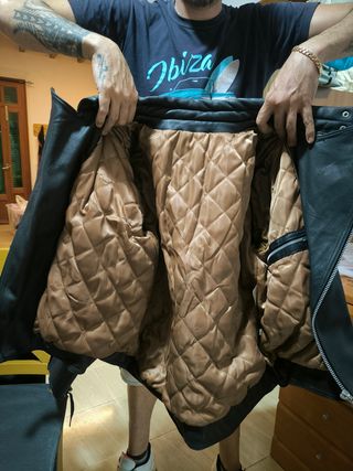 Chaqueta de cuero negro de los 90