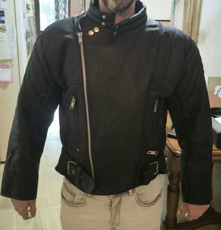 Chaqueta de cuero negro de los 90