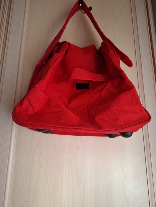 Bolso rojo Nesecer