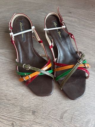 Sandalias tacón multicolor talla 37