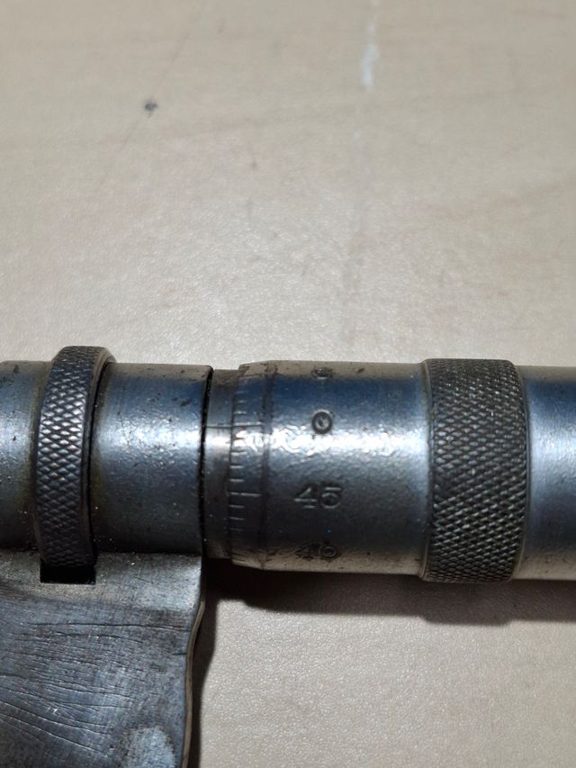 Medidor de Precisión antiguo MICROMETRO