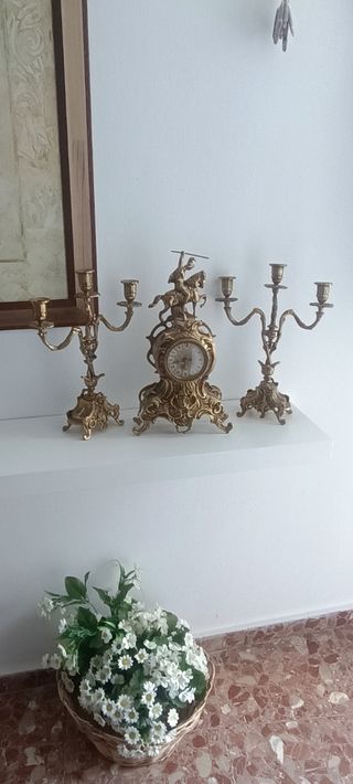 Juego Vintage: 2 Candelabros + Reloj Bronce