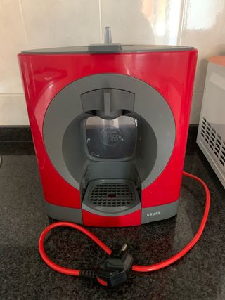 Cafetera Dolce Gusto roja