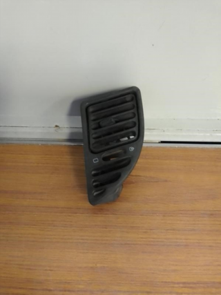 Rejilla delantera Peugeot 306 Hatchback (7