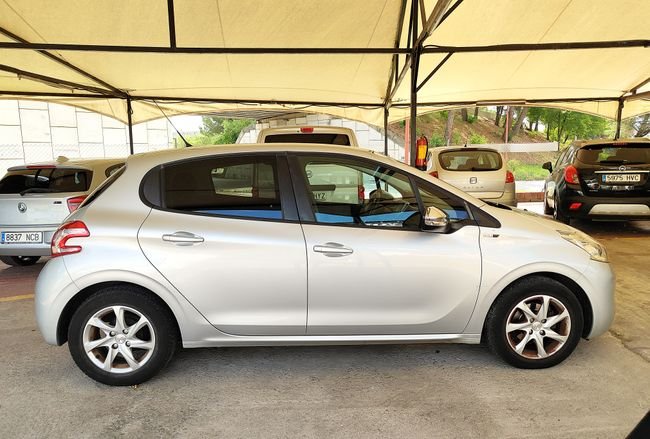 Peugeot 208 2015, foto 2