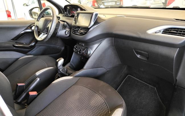 Peugeot 208 2015, foto 10