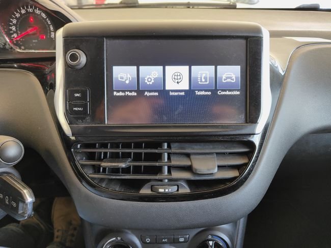 Peugeot 208 2015, foto 15
