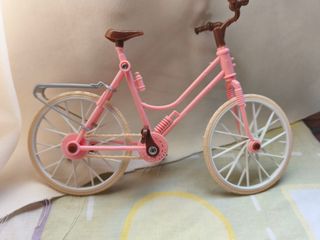 Bicicleta Barbie miniatura