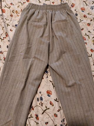 Pantalones chinos grises