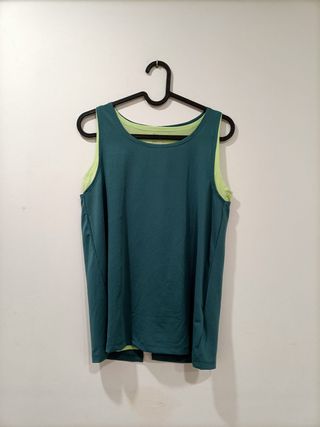 Camiseta deportiva verde agua