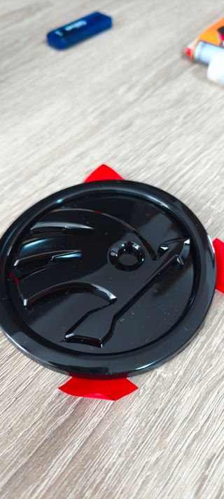 Logo Skoda Negro brillante