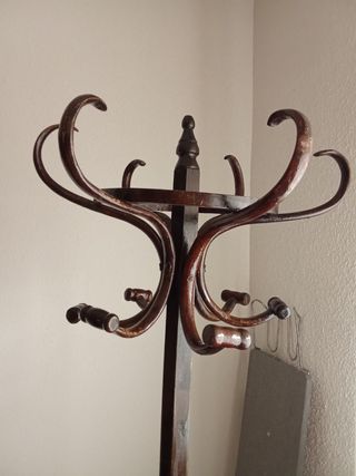 Perchero antiguo de madera