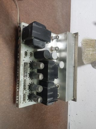 Amplificador Fisher vintage de válvulas.