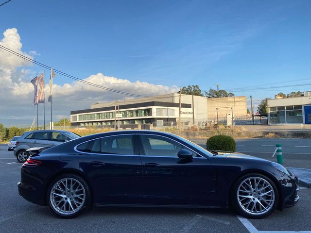Porsche Panamera 4S