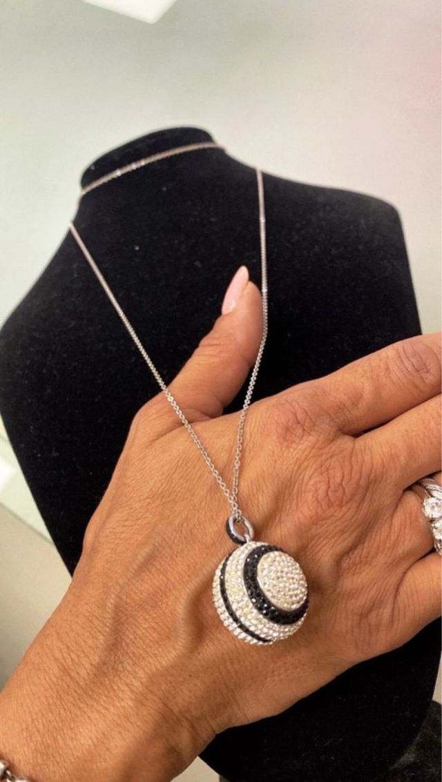 Swarosvki collana ball black and white