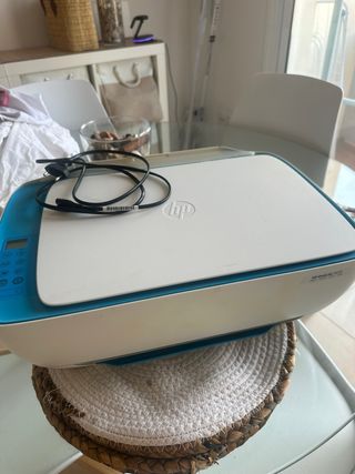 Impresora HP DeskJet - Azul y Blanca